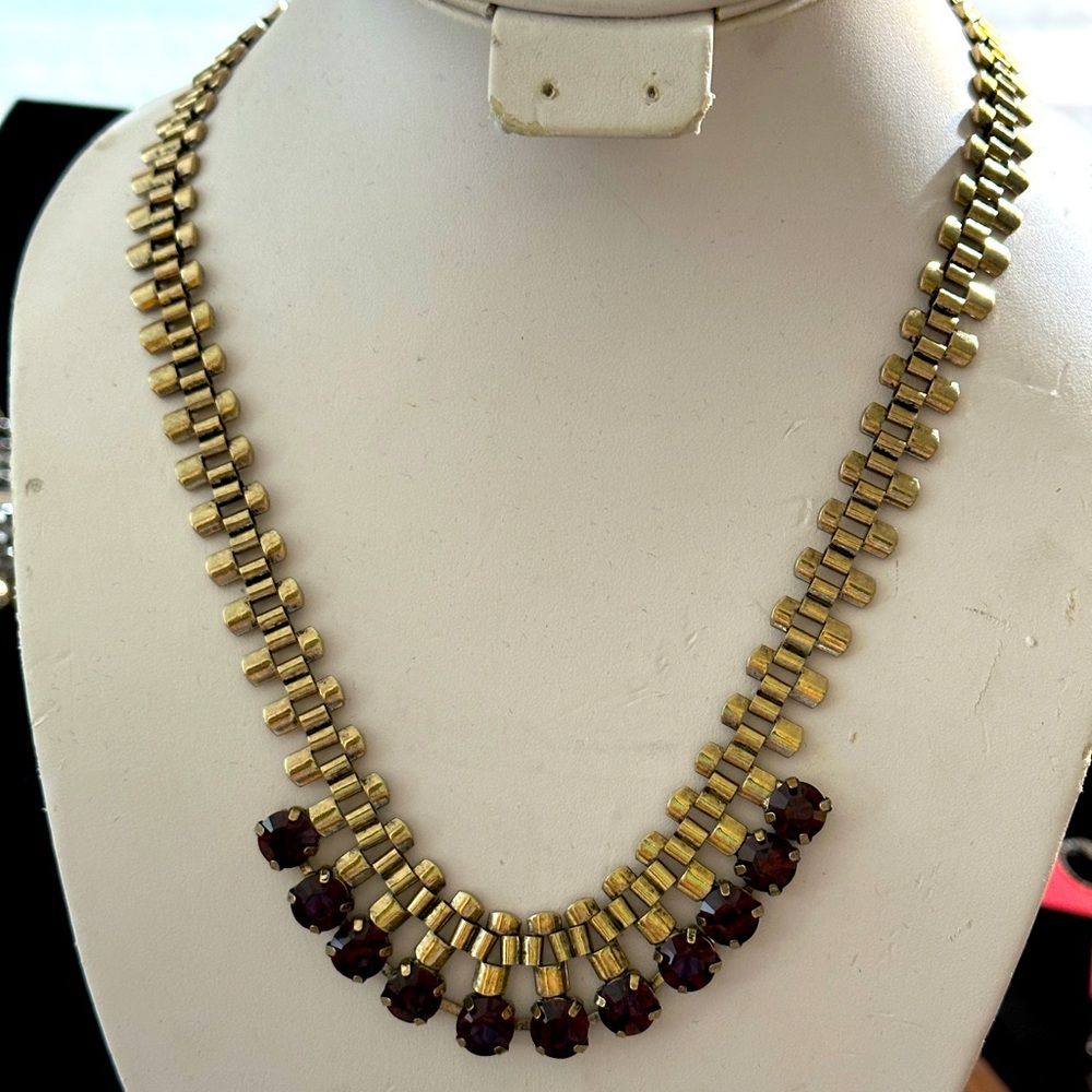 Elegant Gold and Garnet Color Necklace